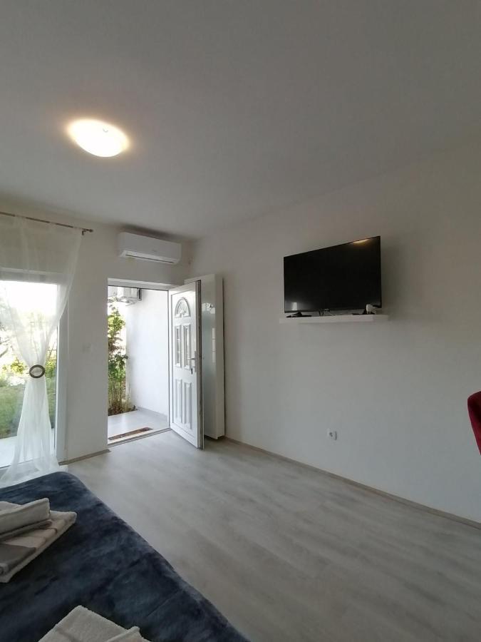 Leona Apartment Vidikovac, PUY מראה חיצוני תמונה