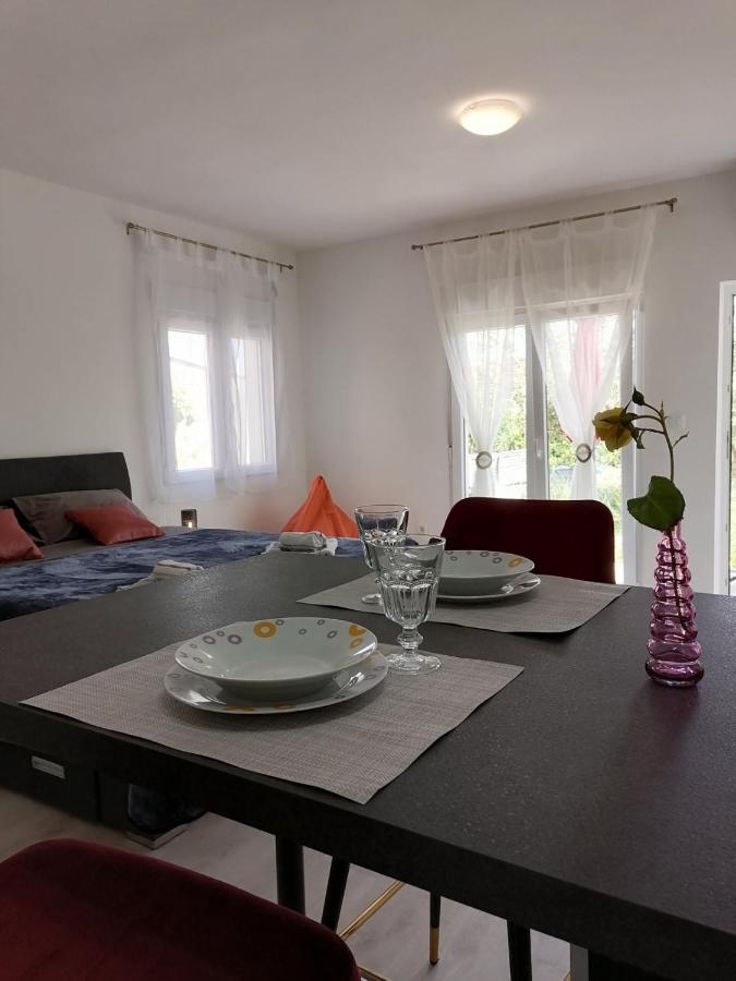 Leona Apartment Vidikovac, PUY מראה חיצוני תמונה